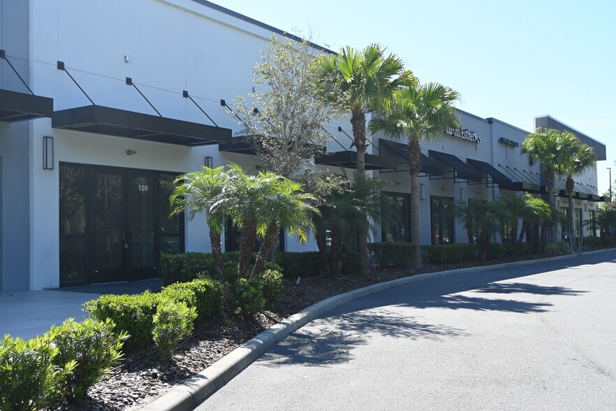 More Photos Of 3370 Rouse Rd, Orlando Storefront For Sale