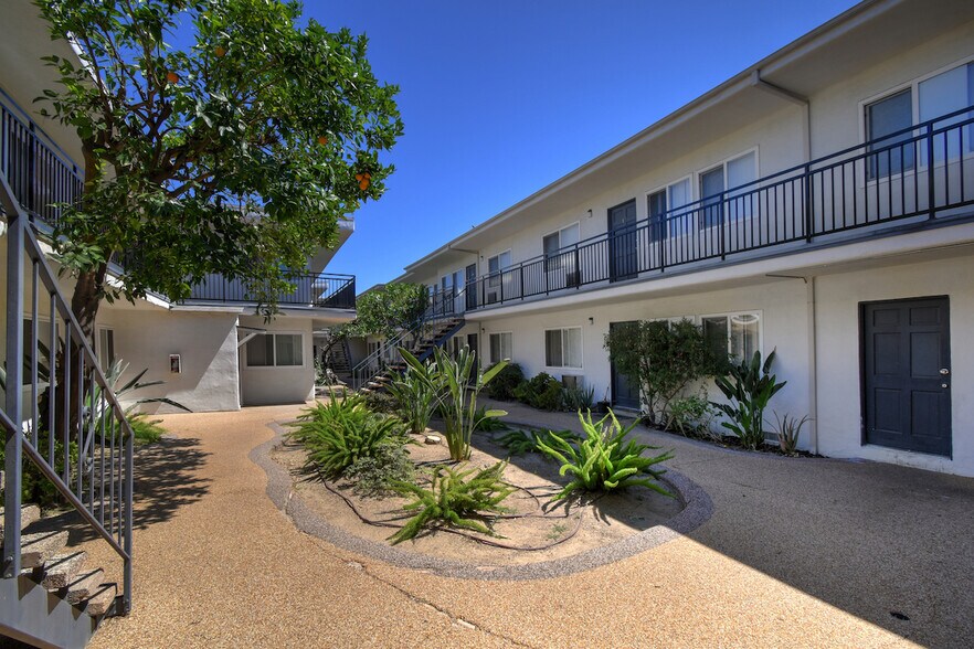 More Photos Of 9301 Darby Ave, Northridge Apartments For Sale