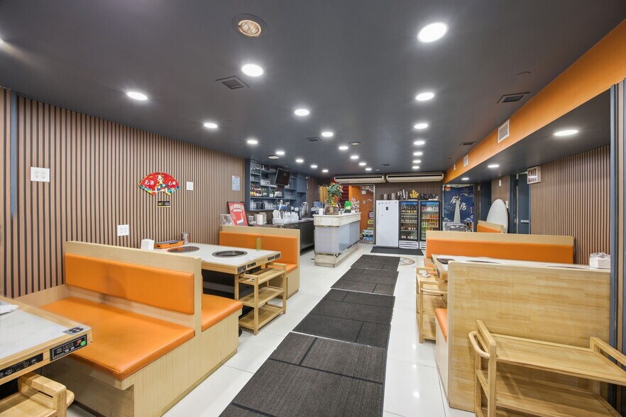 More Photos Of 136-21 41st Ave, Flushing Storefront Retail Office For Sale