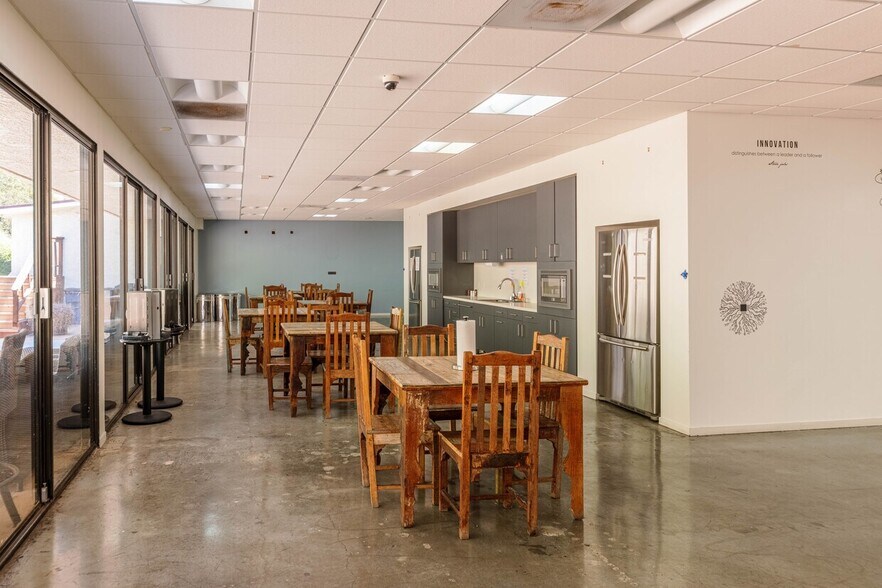 More Photos Of 22761 Pacific Coast Hwy, Malibu Office For Lease