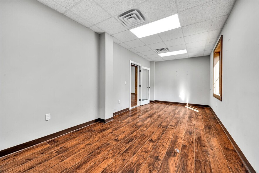 More Photos Of 1400 Maple St, Pottstown Light Distribution For Lease