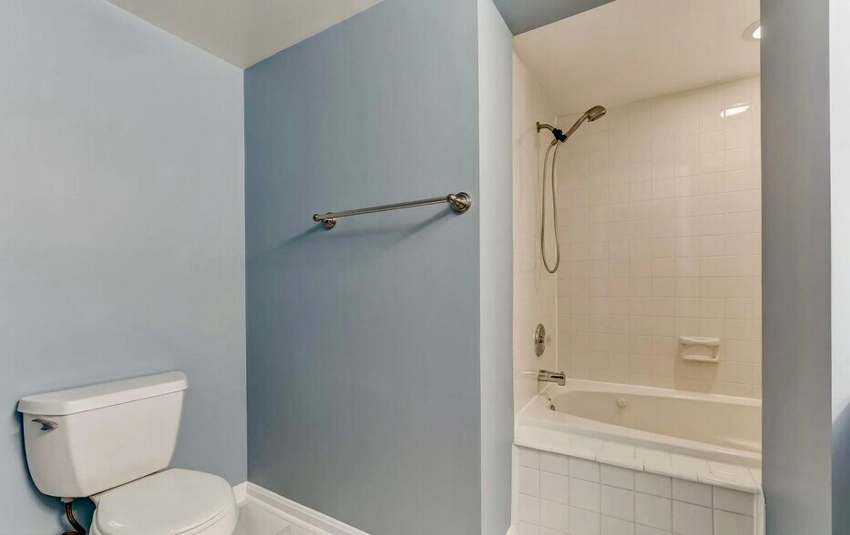 More Photos Of 1049 S Charles St, Baltimore Storefront Retail Residential For Sale