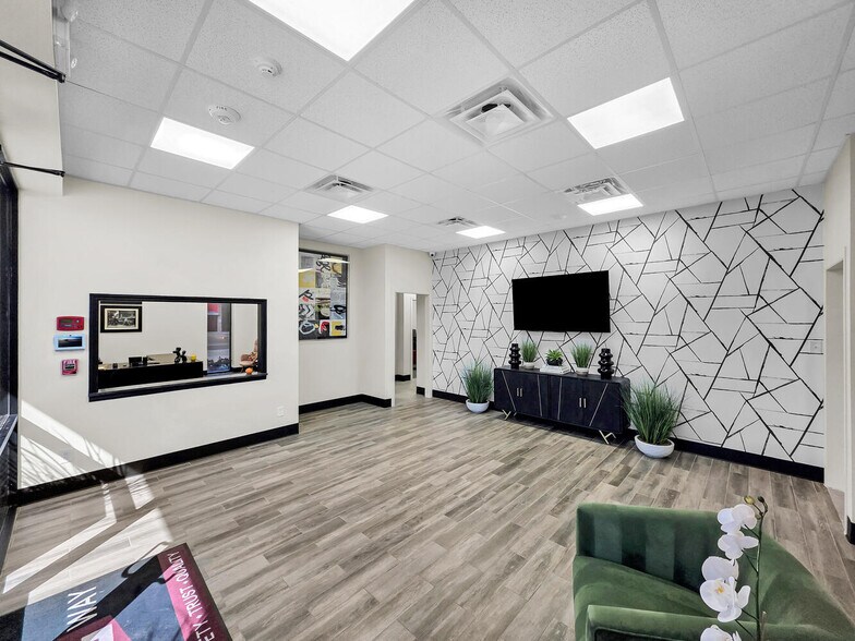 More Photos Of 3410 I-10 W, Orange Office For Sale