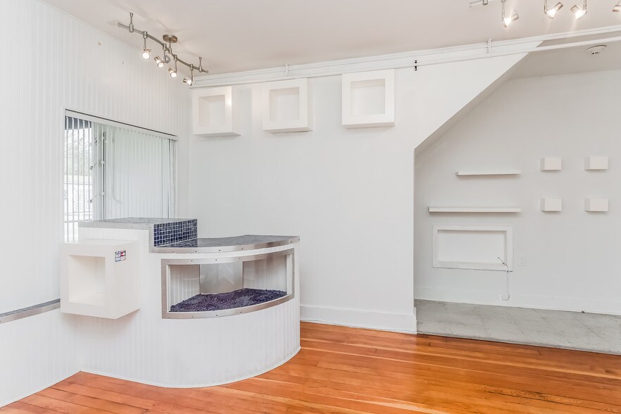 More Photos Of 29 Race St, Frenchtown Storefront Retail Office For Lease