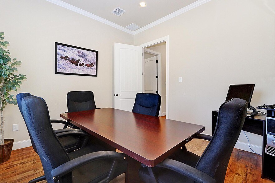 More Photos Of 8122 Whisper Oak, San Antonio Office For Sale