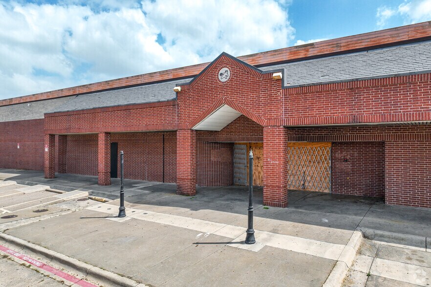 More Photos Of 3025 Altamesa Blvd, Fort Worth Freestanding For Sale