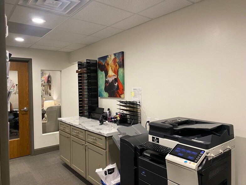 More Photos Of 1983 E Seminole St, Springfield Office For Sale