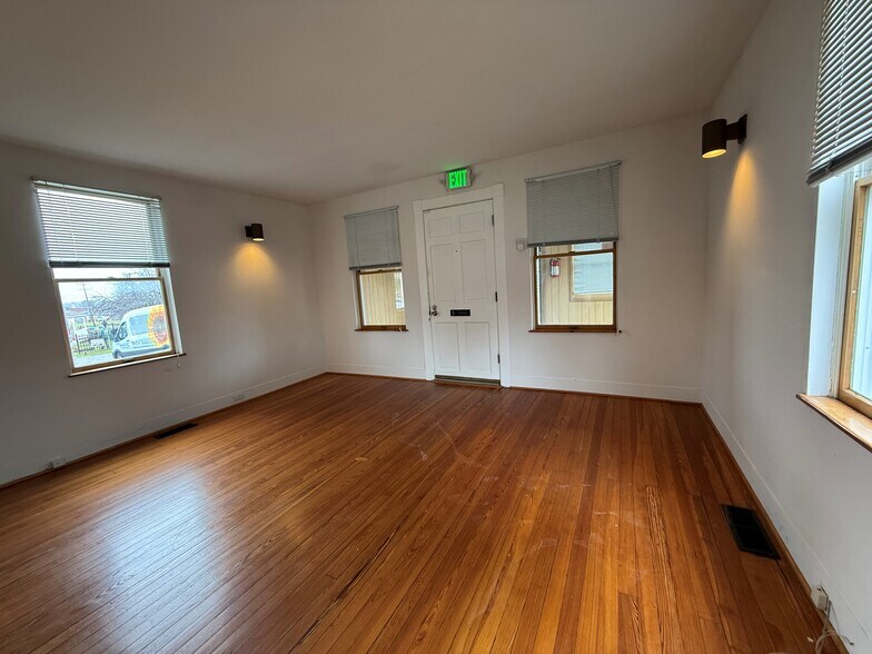 More Photos Of 635 Main St, Reisterstown Office For Sale