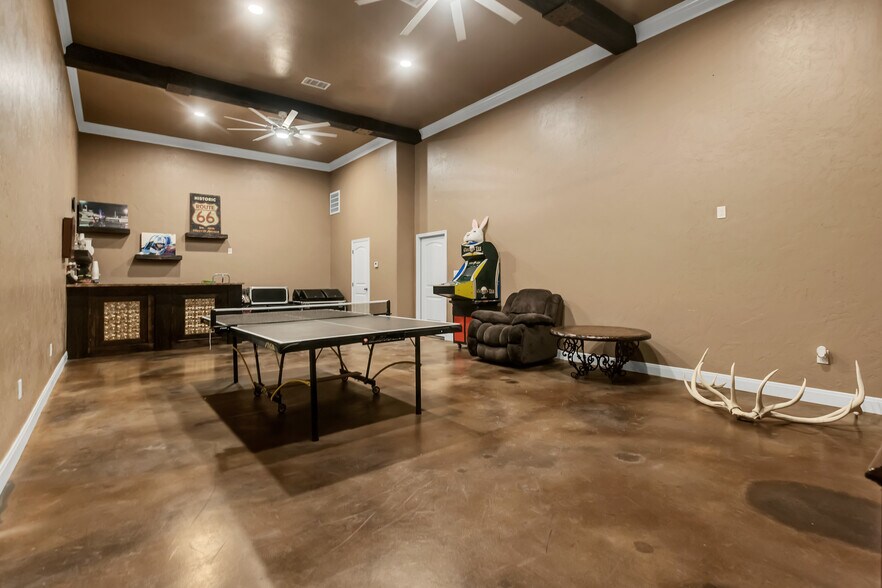 More Photos Of 1525 N Avenue D, Odessa Flex For Sale