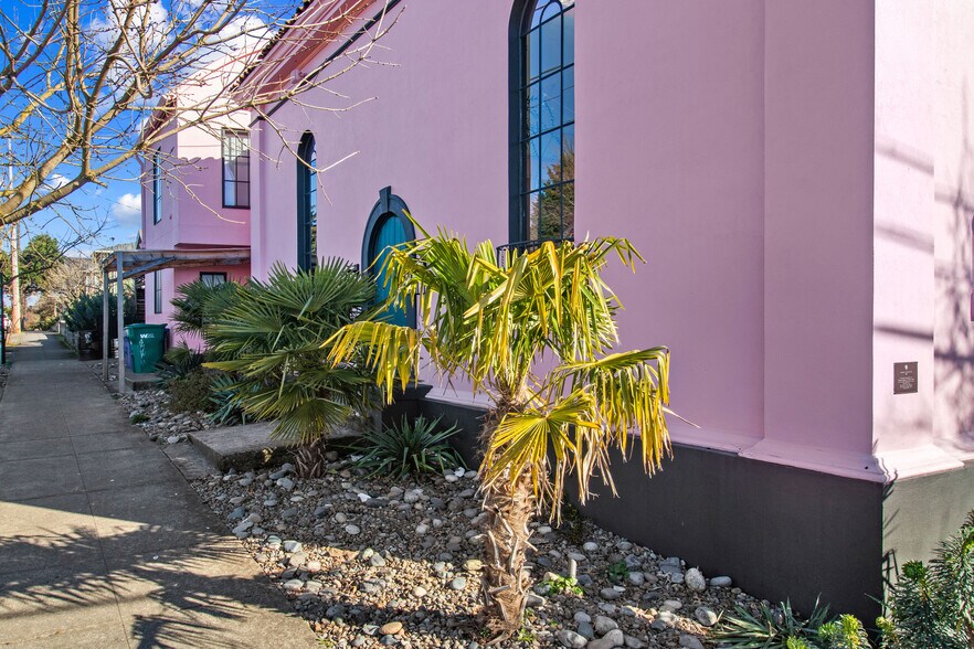 More Photos Of 2703 NE Alberta St, Portland Restaurant For Sale