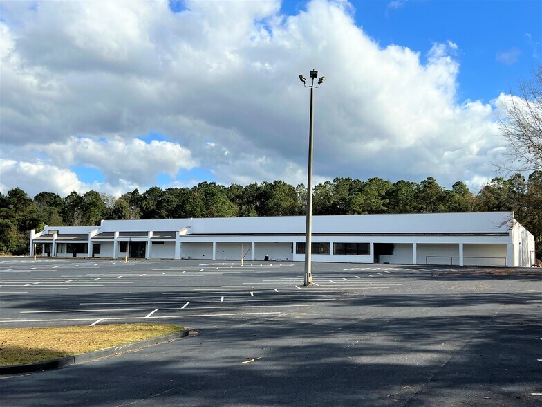Primary Photo Of 1327 W Jackson St, Thomasville General Retail For Sale