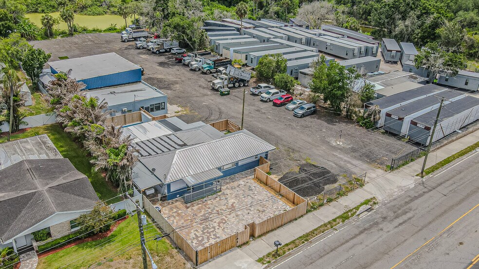 More Photos Of 6911 Gibsonton Dr, Gibsonton Warehouse For Lease