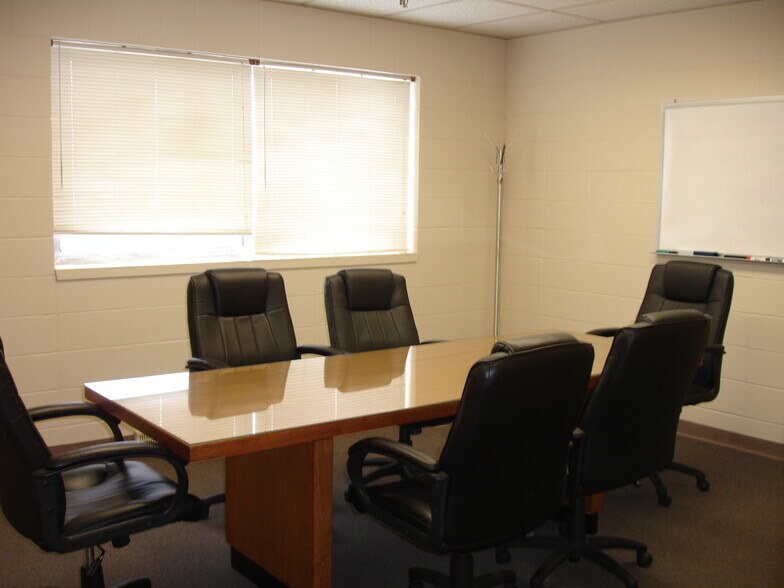 More Photos Of 340 Oak Ave S, West Salem Industrial For Lease