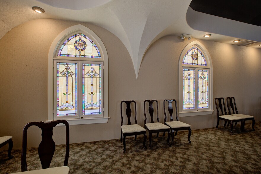 More Photos Of 809 Main Roseburg, Roseburg Lodge Meeting Hall For Sale