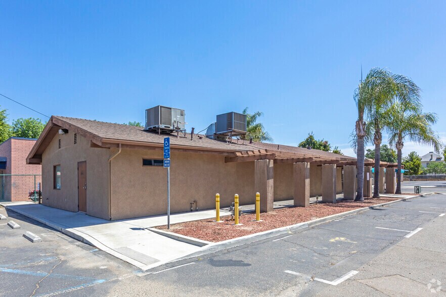 More Photos Of 740 N Irwin St, Hanford Medical For Lease