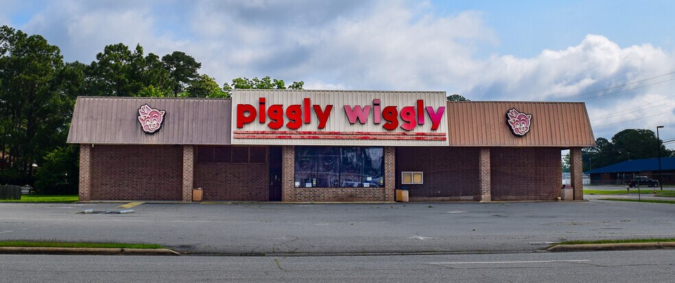 Primary Photo Of 202 Doctor Donnie H Jones Jr Blvd W, Princeton Supermarket For Lease