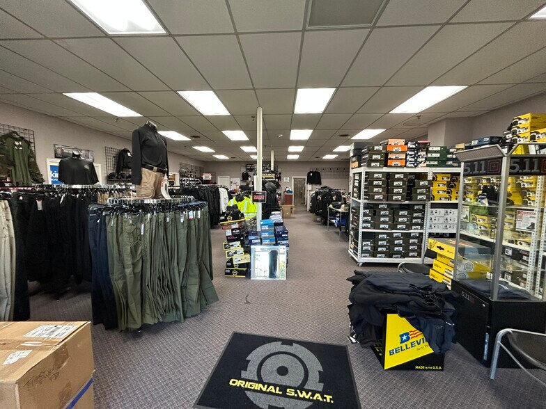 More Photos Of 825 Old Airport Rd, Greenville Light Distribution For Sale