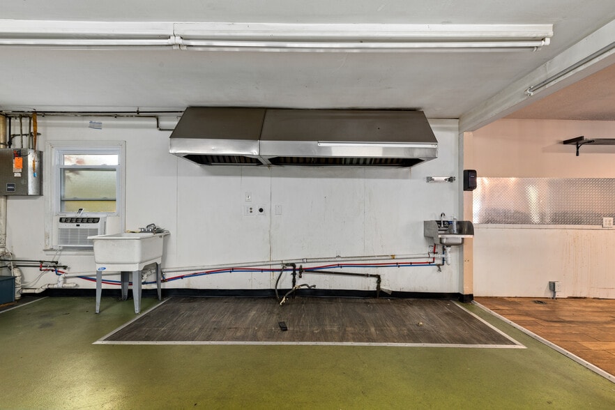 More Photos Of , Bloomingdale General Retail For Sale