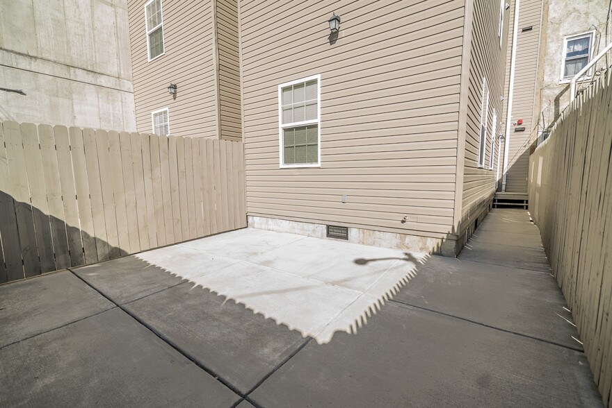 More Photos Of 1802 E Huntingdon St, Philadelphia Apartments For Sale