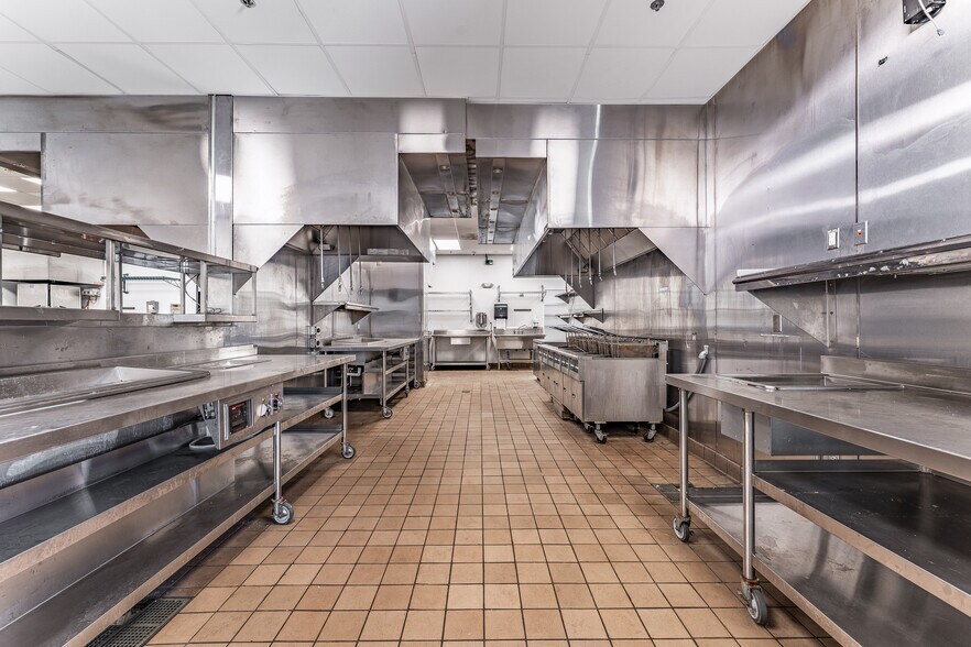 More Photos Of 4280 W Martin Luther King Blvd, Fayetteville Restaurant For Sale