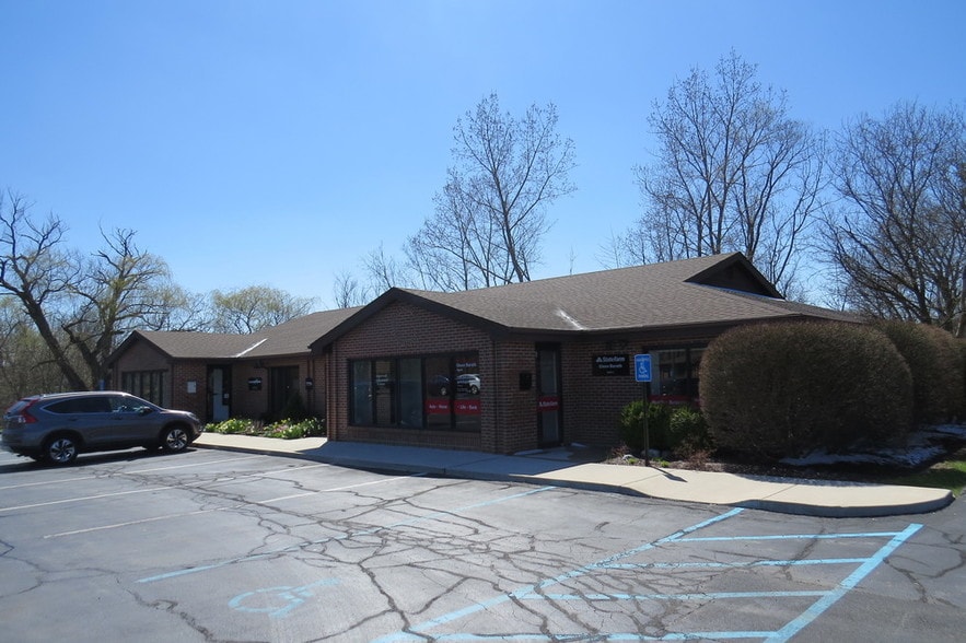 More Photos Of 7779 E Ridgewood Rd, Hobart Office For Lease