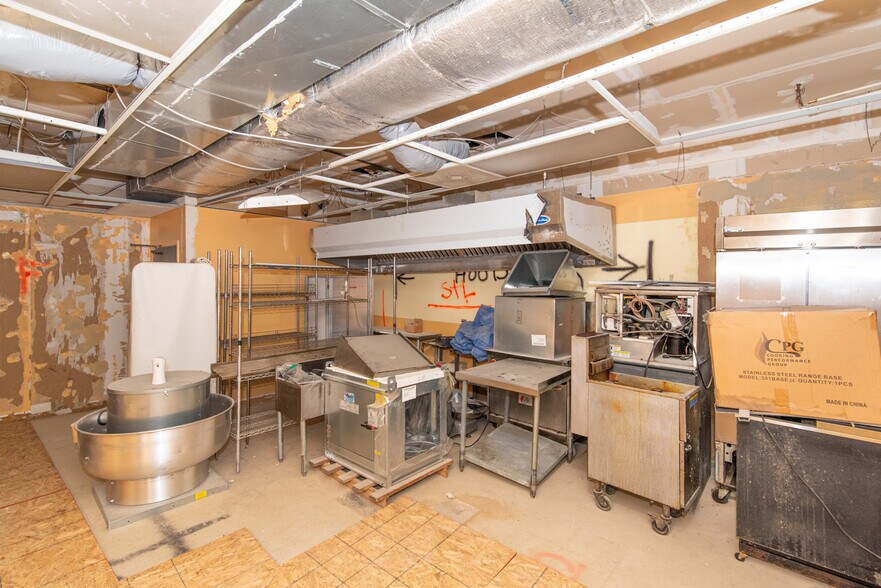 More Photos Of 19 W Bel Air Ave, Aberdeen Storefront For Lease