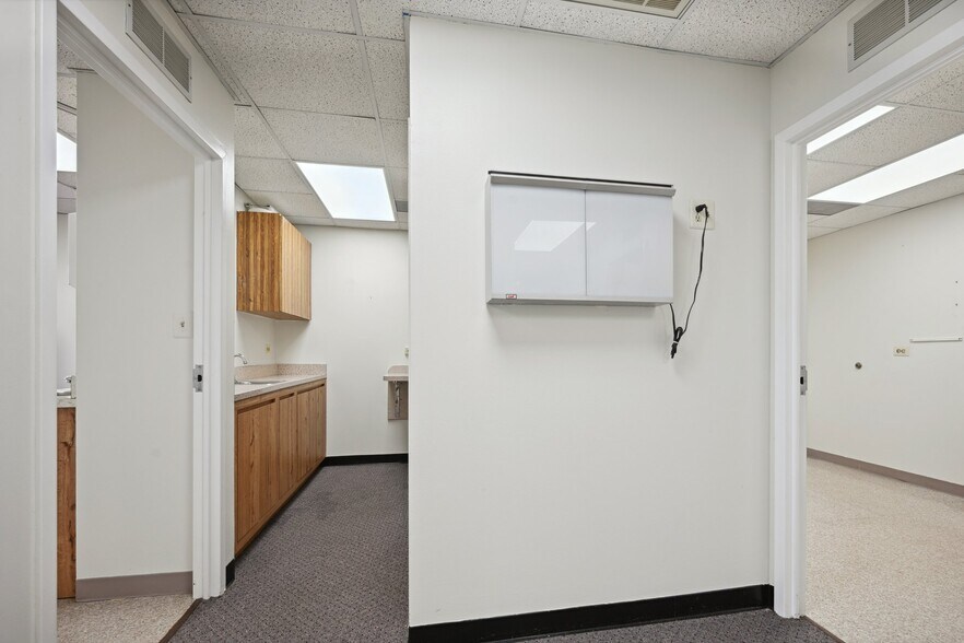 More Photos Of 2117-2123 Klockner Rd, Trenton Medical For Sale