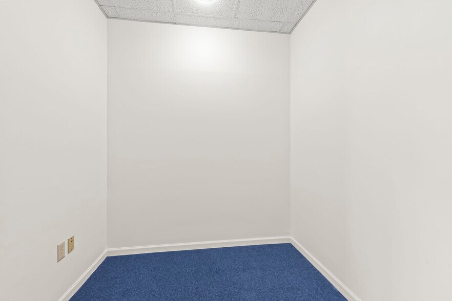 More Photos Of 73 E Wilson Bridge Rd, Worthington Office For Sale