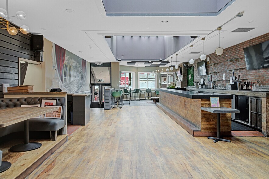 More Photos Of 1787 Union St, San Francisco Restaurant For Lease