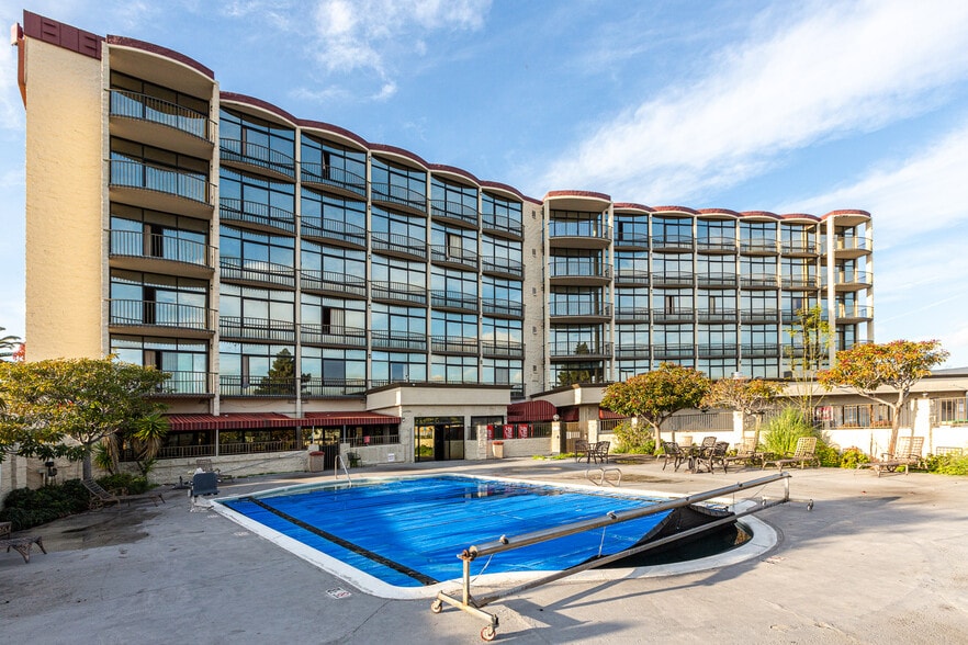 More Photos Of 150 Hegenberger Rd, Oakland Hotel For Sale