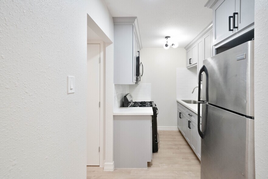 More Photos Of 2703 Mason St, Houston Apartments For Sale