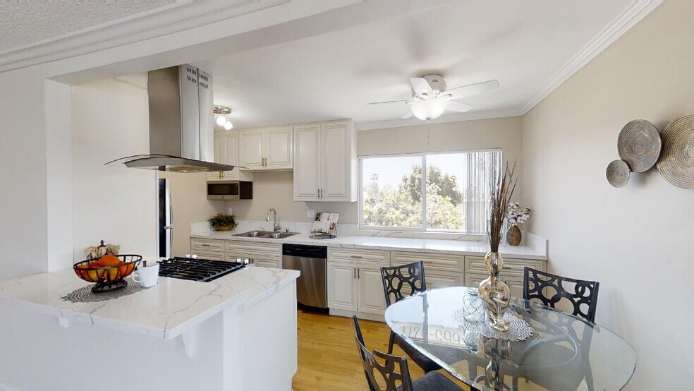 More Photos Of 3455 Del Rey St, San Diego Apartments For Sale