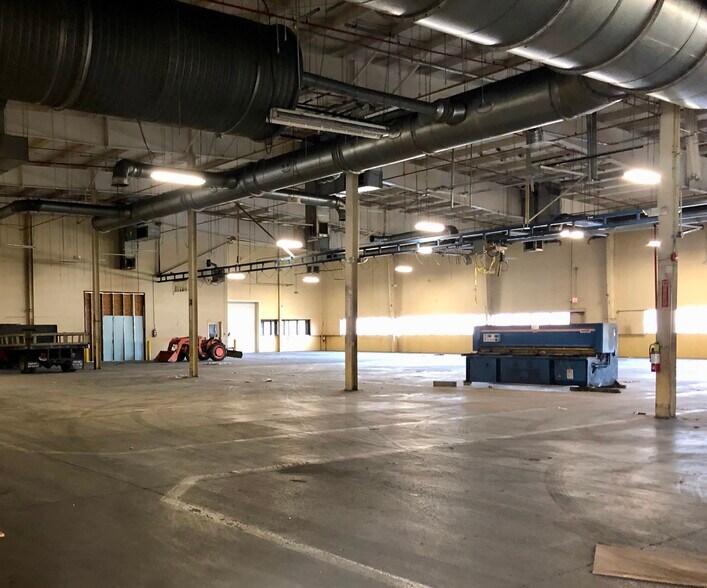 More Photos Of 2001 Courtright Rd, Columbus Warehouse For Lease