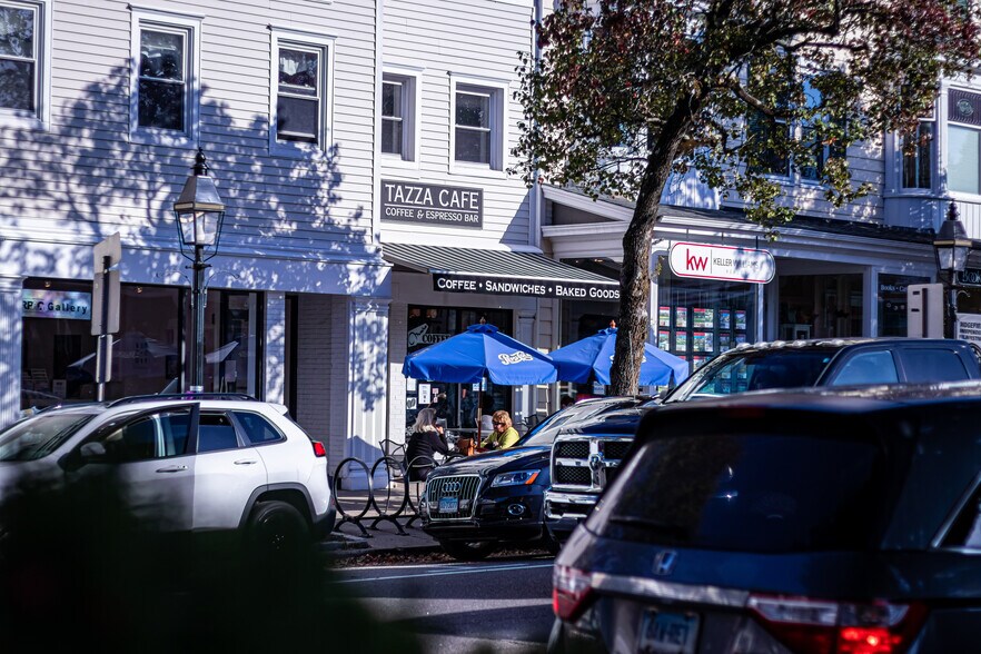 More Photos Of 404-424 Main St, Ridgefield Unknown For Lease