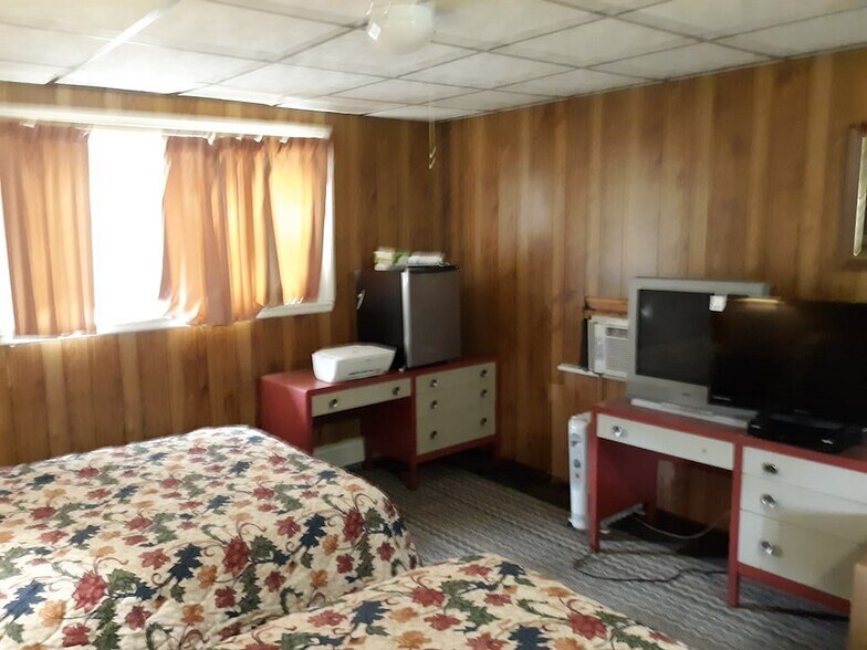 More Photos Of 3304 State Route 66, Neptune Hotel For Sale