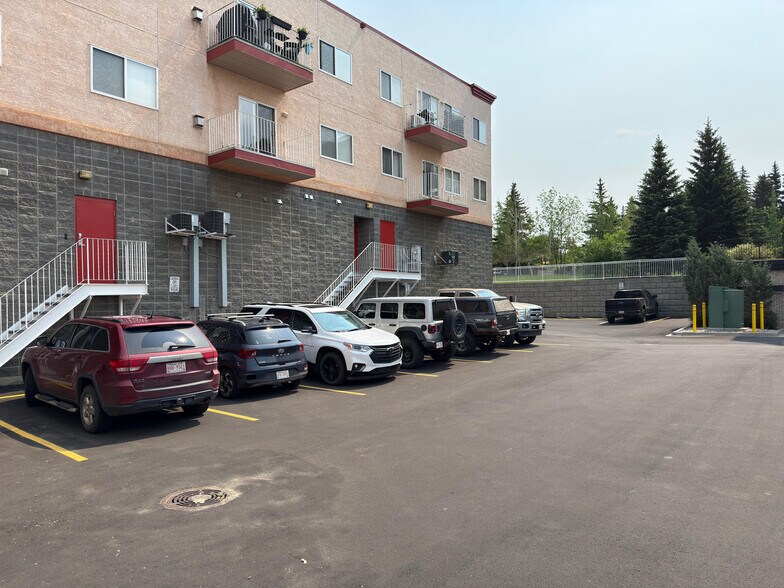 More Photos Of St Thomas St, St. Albert Apartments For Sale