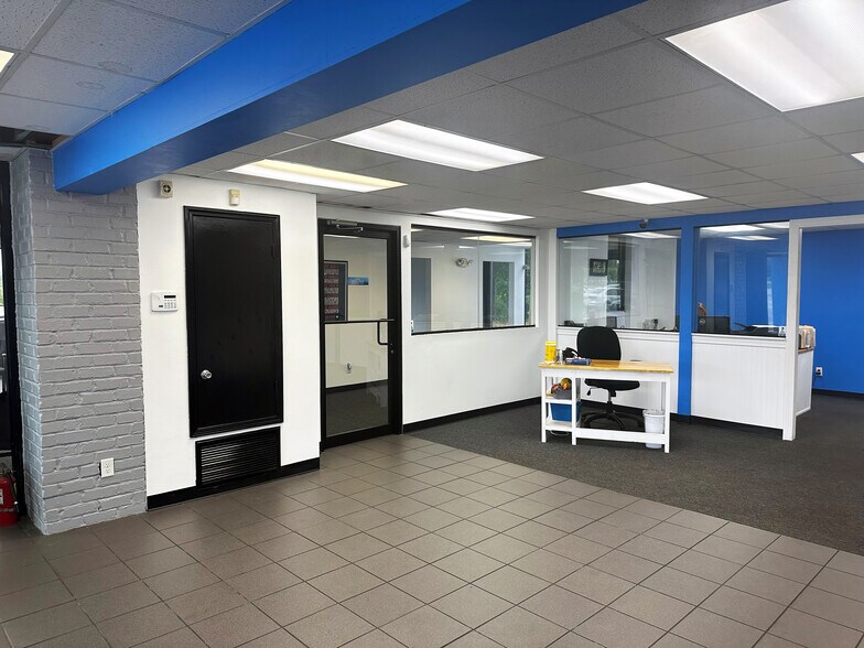 More Photos Of 8461 Airport Blvd, Mobile Auto Dealership For Sale