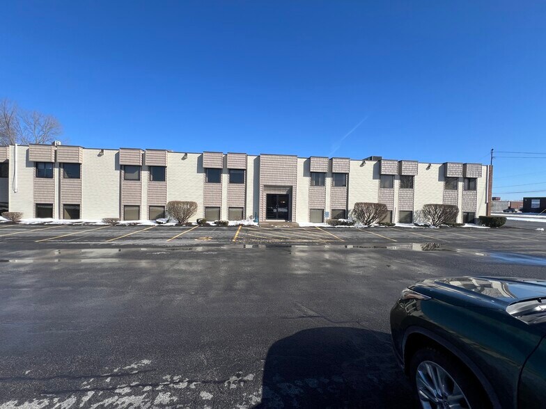 More Photos Of 4 Adler Dr, East Syracuse Office For Lease