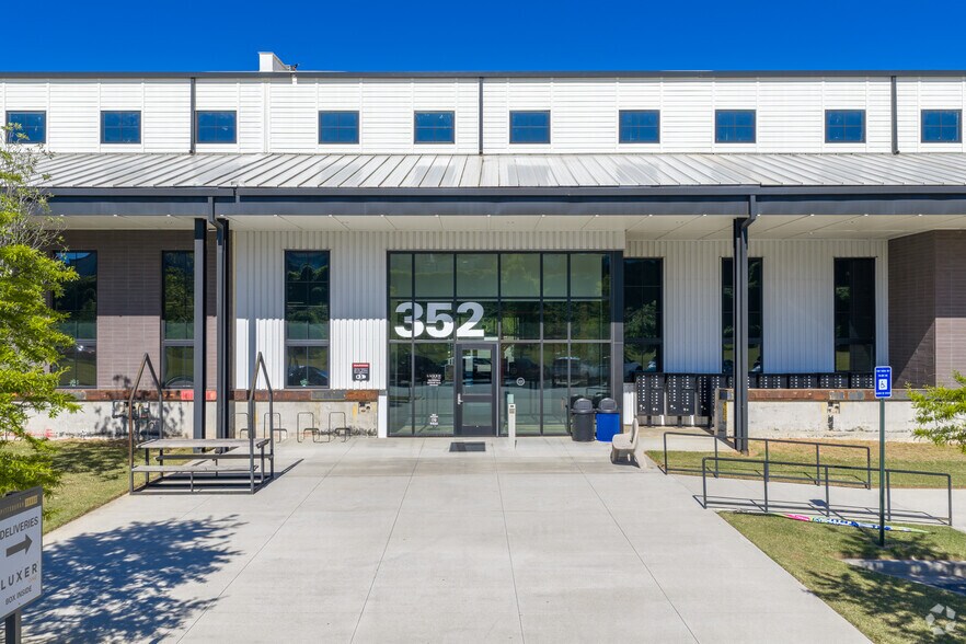 More Photos Of 352 University Ave SW, Atlanta Land For Lease