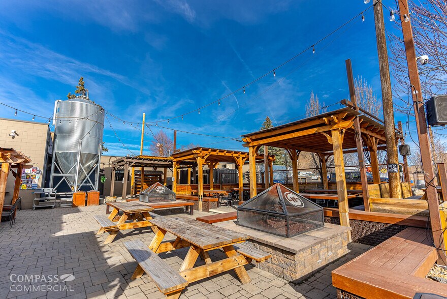 More Photos Of 24 NW Greenwood Ave, Bend Restaurant For Sale