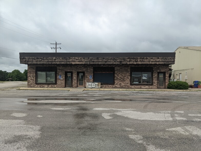 Primary Photo Of 1601 N Market St, Sparta Restaurant For Sale