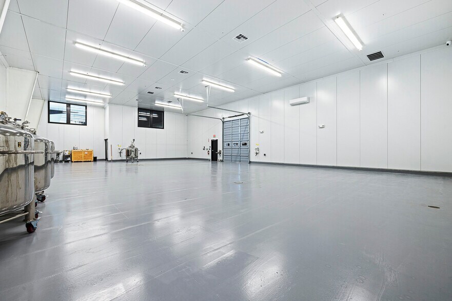 More Photos Of 1450 Enterprise Dr, Lemoore Warehouse For Sale