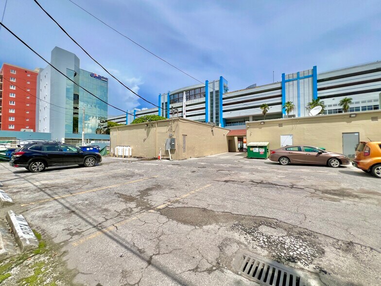 More Photos Of 3390 SW 22nd St, Miami Storefront Retail Office For Lease