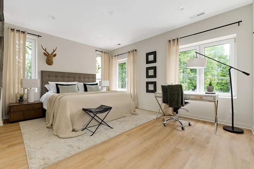 More Photos Of 6037 North Ave, Oak Park Multifamily For Sale