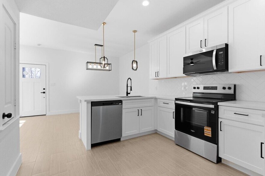 More Photos Of 428 Rhode Island st, Houston Apartments For Sale