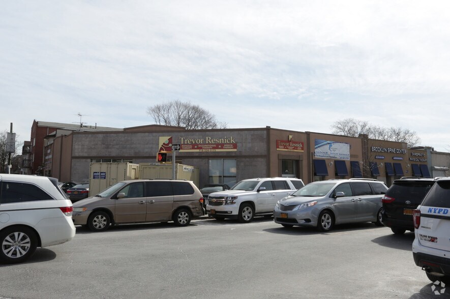 More Photos Of 5911 16th Ave, Brooklyn Office For Lease