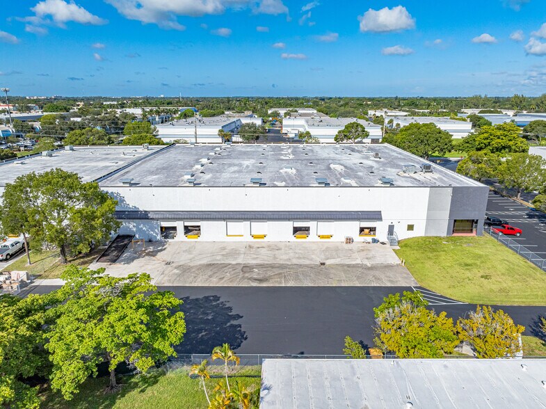 More Photos Of 5360 NW 35th Ave, Fort Lauderdale Warehouse For Lease