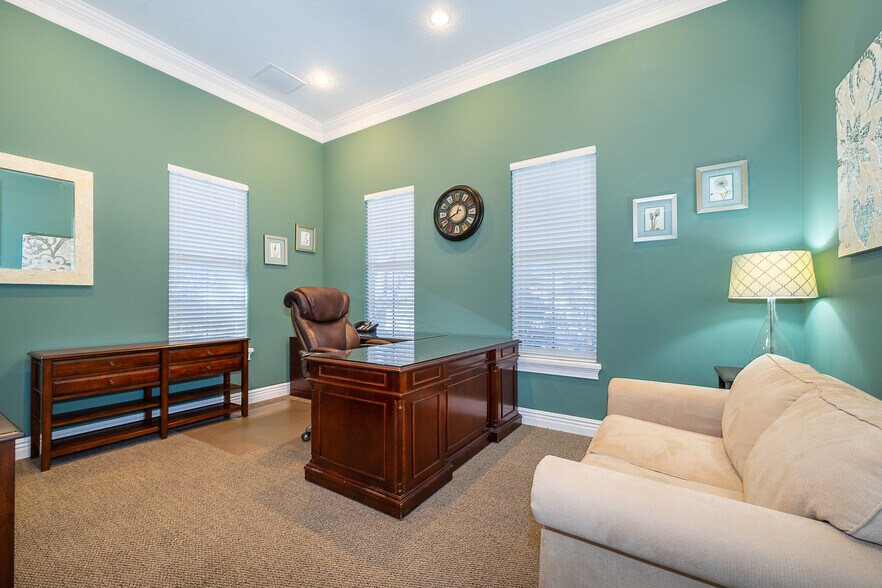 More Photos Of 891 Outer Rd, Orlando Medical For Lease