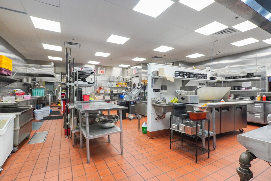 More Photos Of 933-939 Richmond Ave, Staten Island Freestanding For Sale