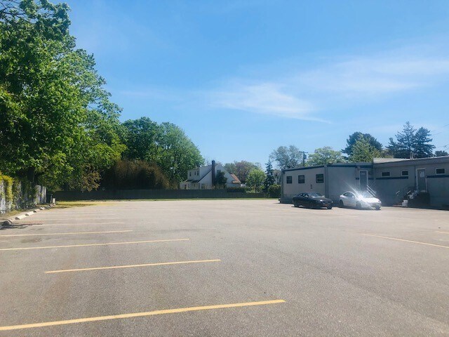 More Photos Of 111 Carleton Ave, Islip Terrace Medical For Lease